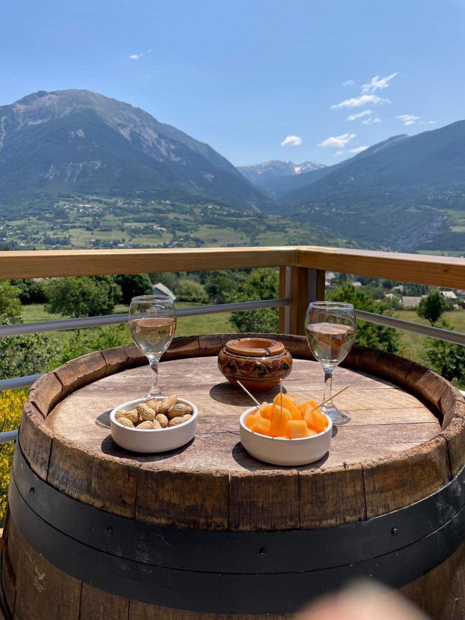 Gite Confort 15 Couchages, Vue Panoramique Montagne Hautes Alpes, Terrasses Эмбрён Экстерьер фото